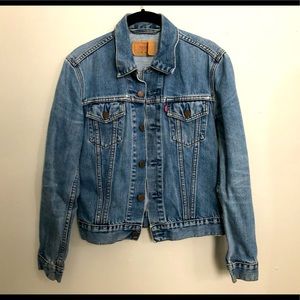 🌩SOLD🌩 Vintage Levi Jean Jacket